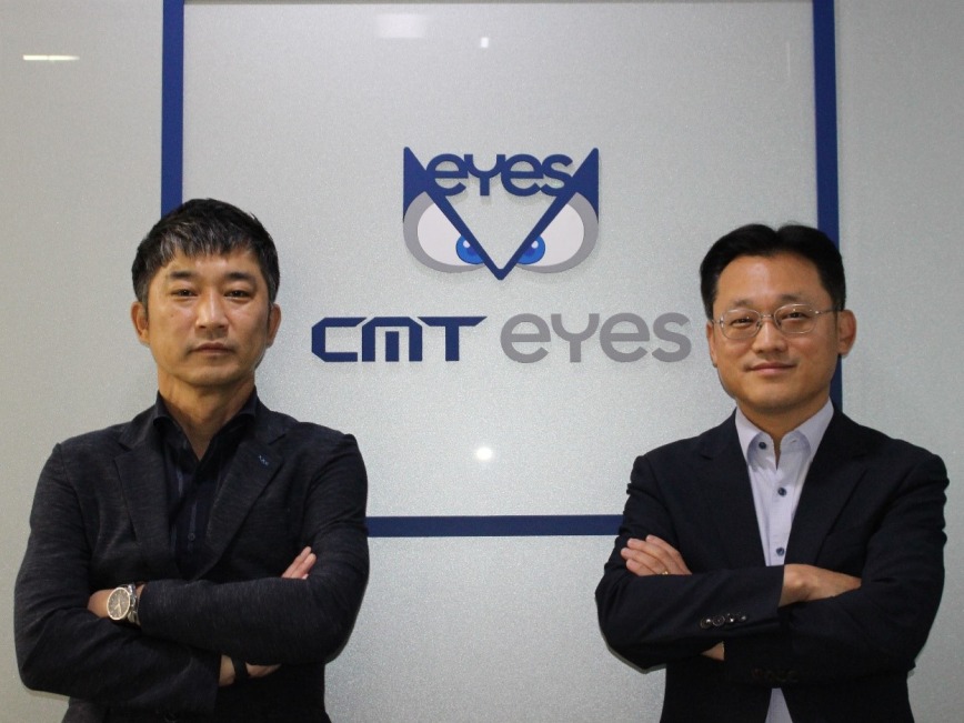 ▲ 씨엠티정보통신 서비스사업본부 최성진 전무(좌)와 이승준 전무(우)