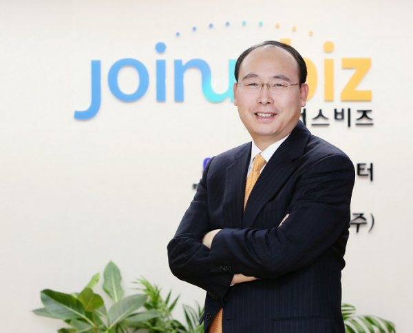 ▲윤영한 조인어스비즈 부사장은 “클라우드에서는 기존과 같은 내부통제를 유지할 수 없으며, 태스크를 최소 단위로 쪼개고 강력한 통제 정책을 적용한 최소권한원칙을 적용해야 한다. 마이크로세그멘테이션은 애플리케이션, 사용자, 업무별로 세분화해 통제할 뿐 아니라 워크로드에 방화벽을 내장해 이상행위의 확산을 효과적으로 차단할 수 있다”고 말했다.
