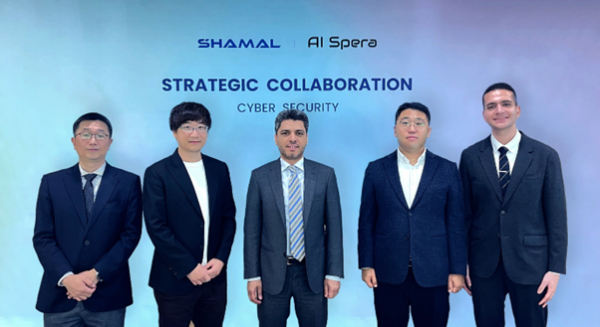 (왼쪽부터) 에이아이스페라 공동설립자 김휘강, CEO 강병탁, 샤말 CEO Mr. Fawaz, 에이아이스페라 CFO 강홍석, 샤말 BM Mr. Ahmed